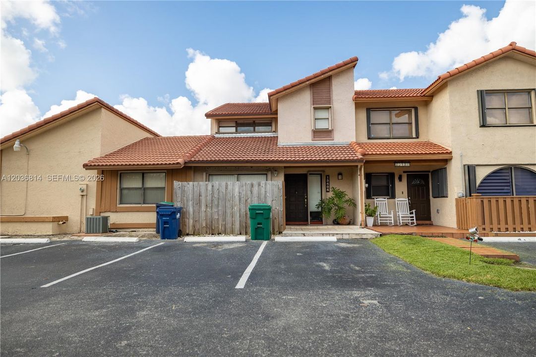For Rent: $2,850 (3 beds, 2 baths, 1755 Square Feet)