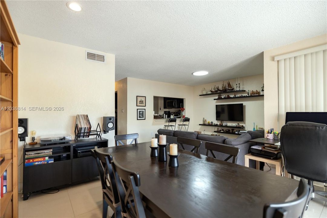 For Rent: $2,850 (3 beds, 2 baths, 1755 Square Feet)