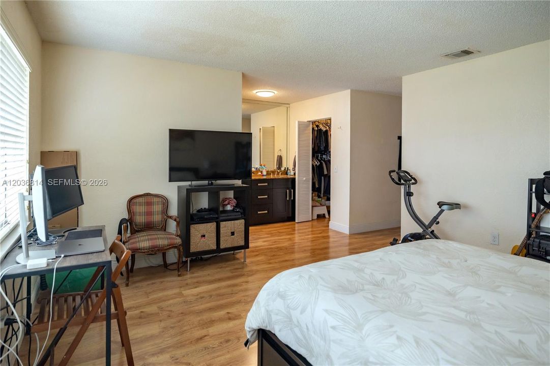 For Rent: $2,850 (3 beds, 2 baths, 1755 Square Feet)