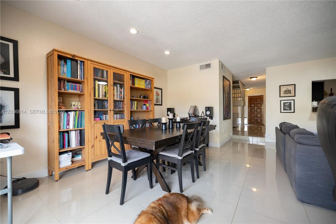 For Rent: $2,850 (3 beds, 2 baths, 1755 Square Feet)