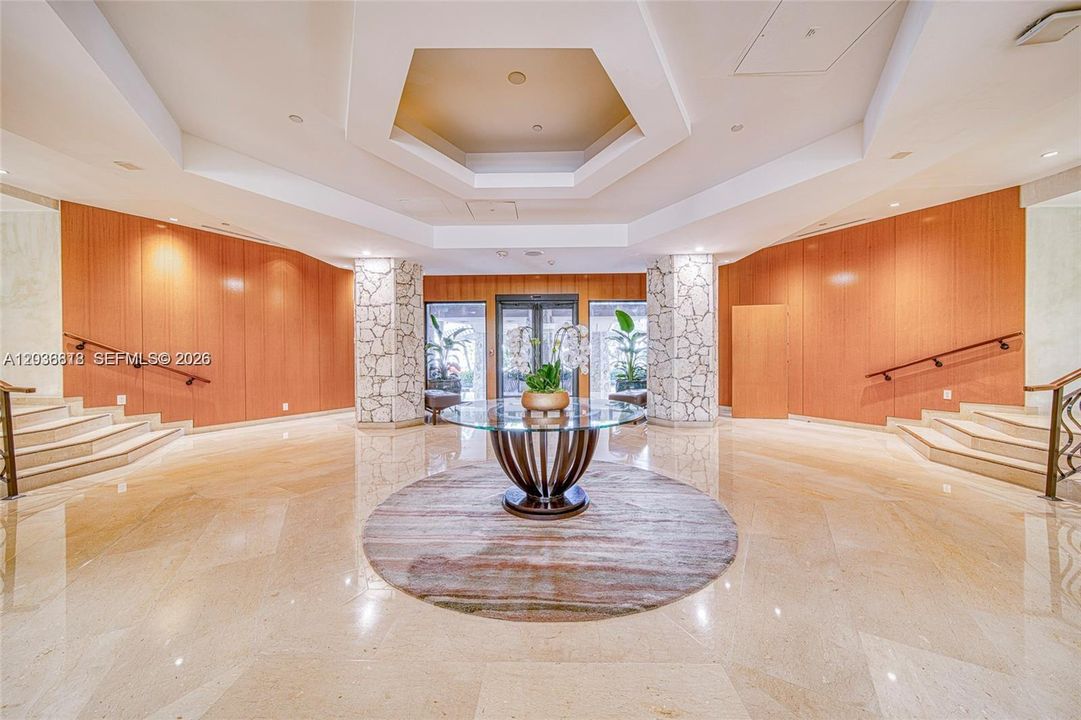 For Rent: $3,400 (1 beds, 1 baths, 1114 Square Feet)