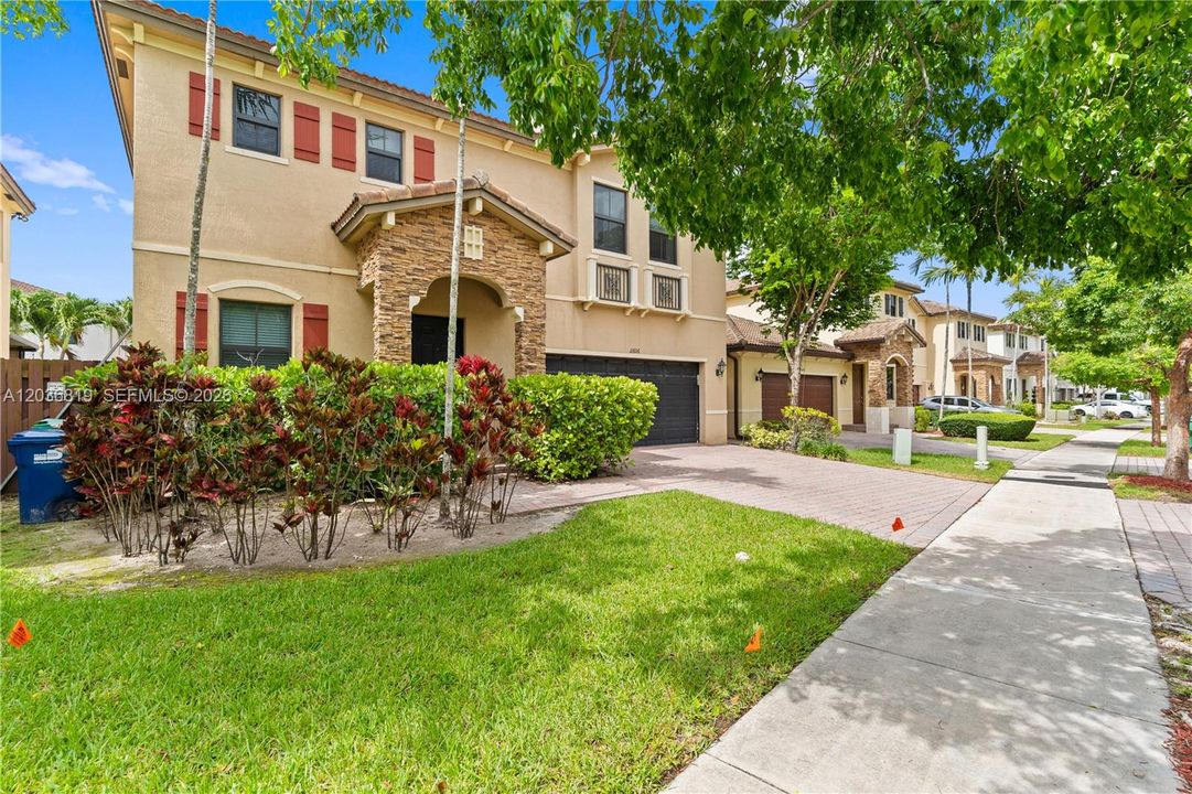 For Sale: $595,000 (4 beds, 2 baths, 2573 Square Feet)