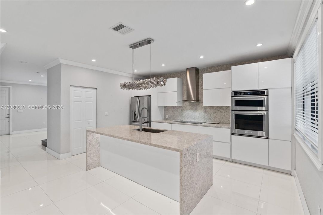 For Sale: $595,000 (4 beds, 2 baths, 2573 Square Feet)