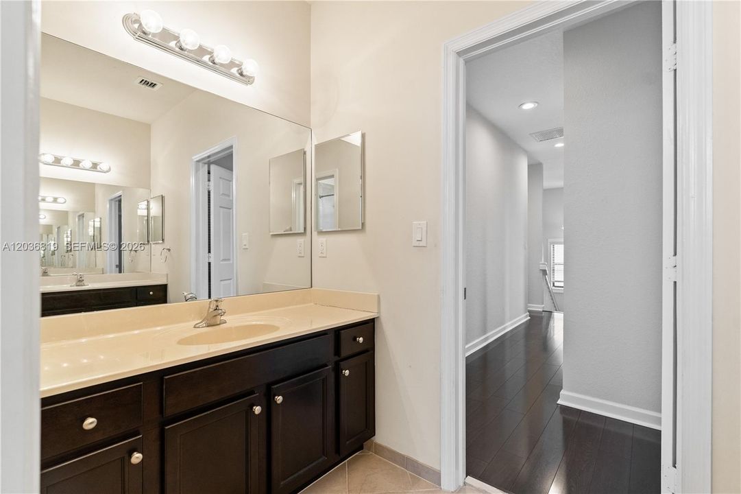 For Sale: $595,000 (4 beds, 2 baths, 2573 Square Feet)