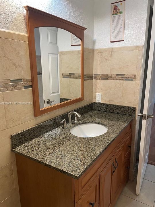 For Rent: $3,000 (3 beds, 2 baths, 1322 Square Feet)