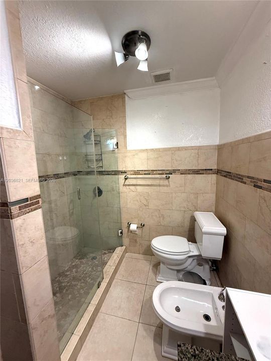 For Rent: $3,000 (3 beds, 2 baths, 1322 Square Feet)