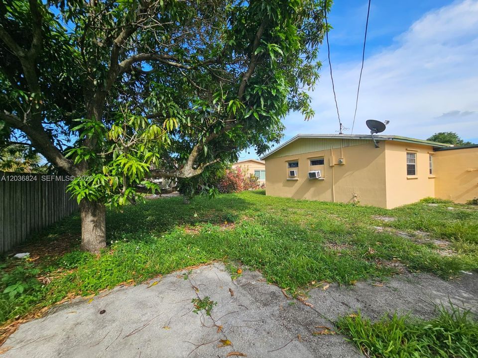 For Sale: $354,000 (3 beds, 1 baths, 1020 Square Feet)