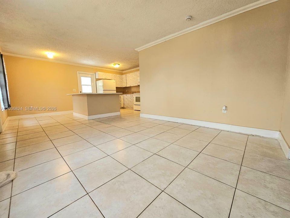 For Sale: $354,000 (3 beds, 1 baths, 1020 Square Feet)