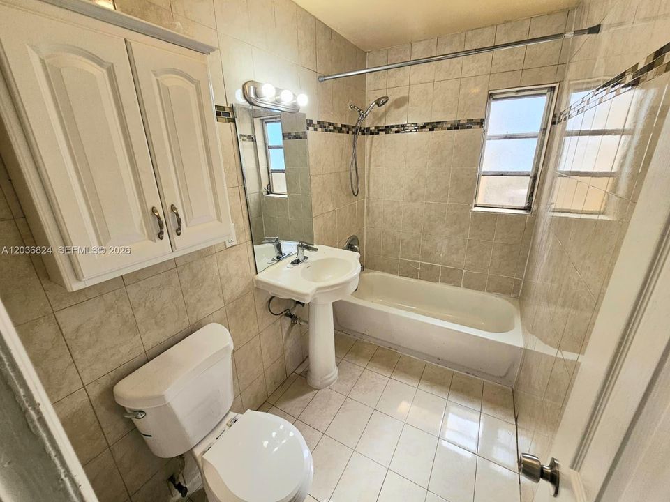 For Sale: $354,000 (3 beds, 1 baths, 1020 Square Feet)