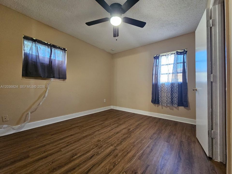 For Sale: $354,000 (3 beds, 1 baths, 1020 Square Feet)