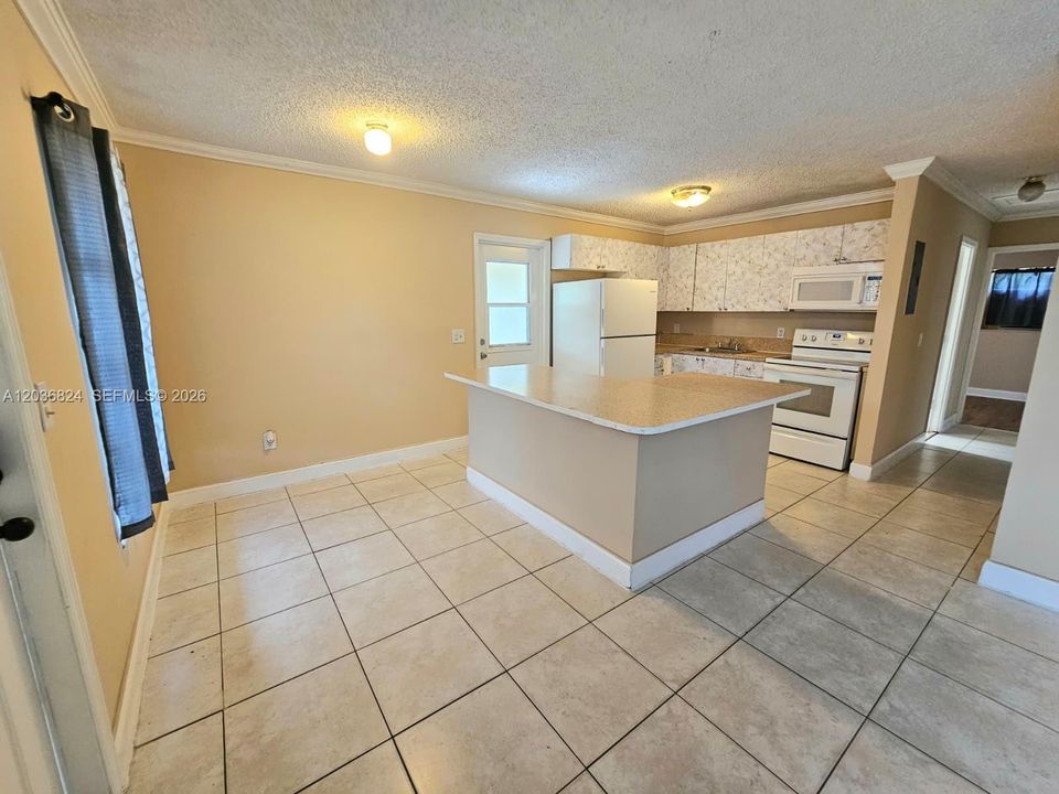 For Sale: $354,000 (3 beds, 1 baths, 1020 Square Feet)