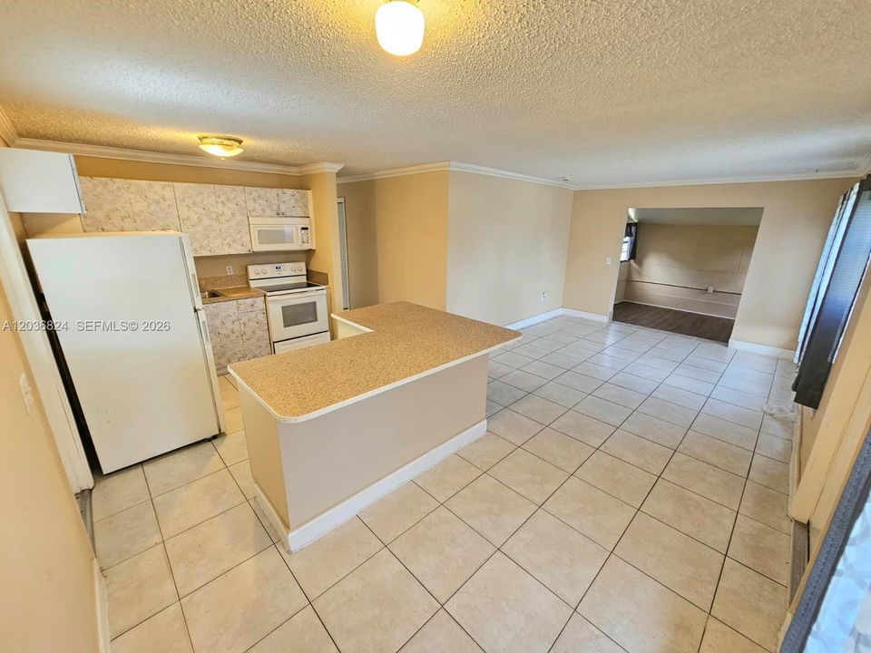 For Sale: $354,000 (3 beds, 1 baths, 1020 Square Feet)
