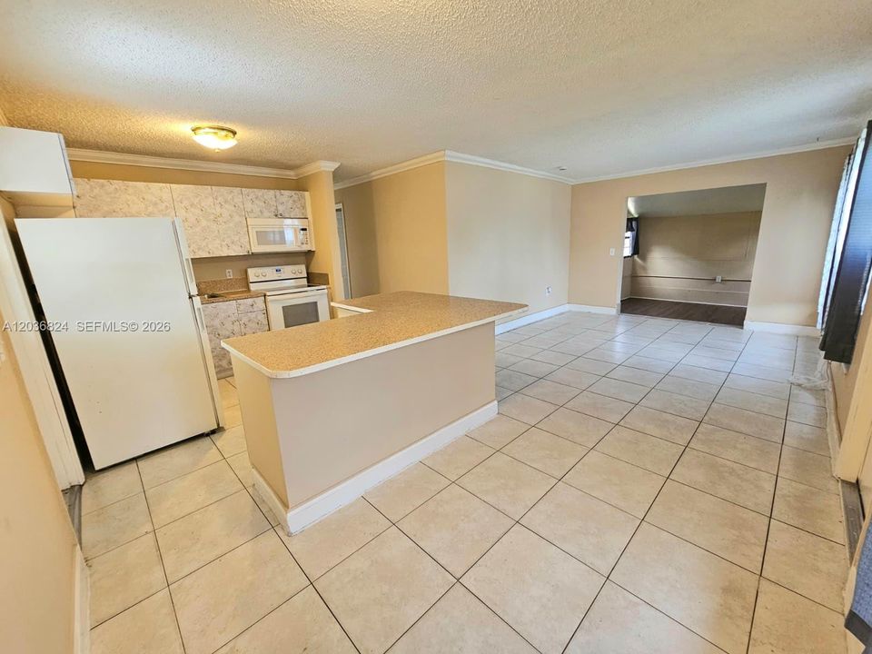 For Sale: $354,000 (3 beds, 1 baths, 1020 Square Feet)