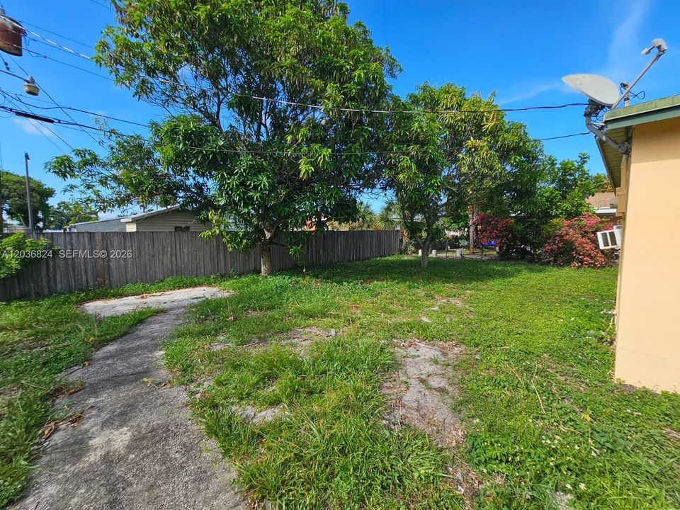 For Sale: $354,000 (3 beds, 1 baths, 1020 Square Feet)