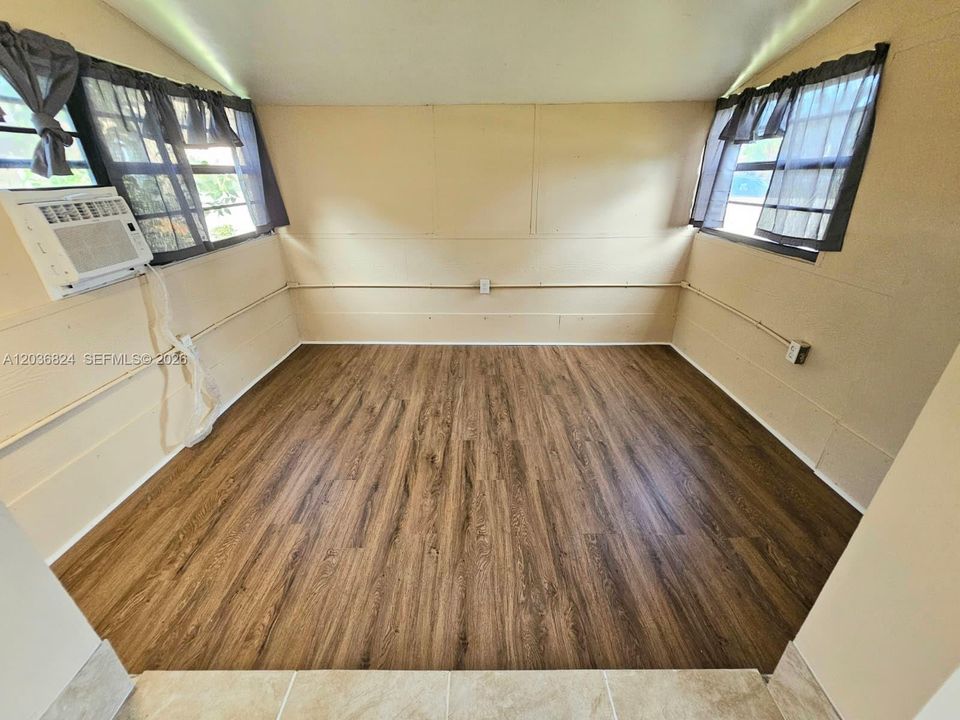 For Sale: $354,000 (3 beds, 1 baths, 1020 Square Feet)