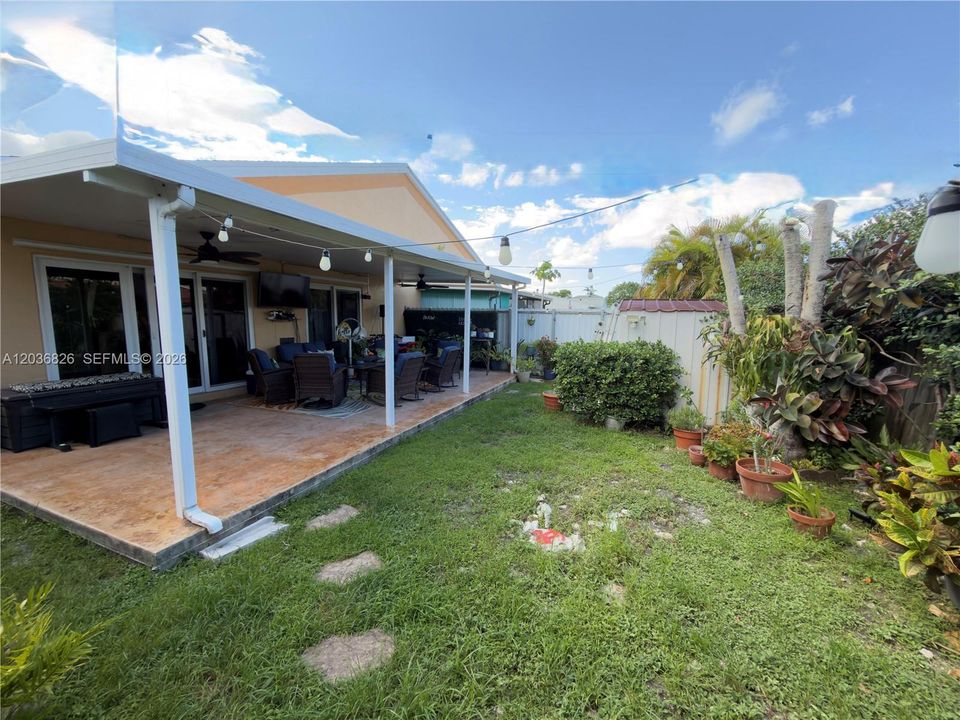 For Sale: $510,000 (3 beds, 2 baths, 1154 Square Feet)