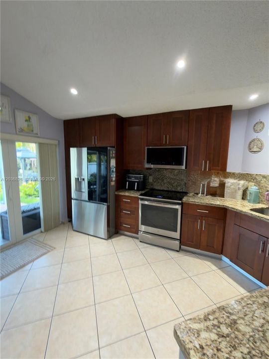 For Sale: $510,000 (3 beds, 2 baths, 1154 Square Feet)