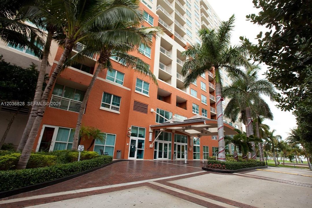 For Rent: $3,950 (2 beds, 2 baths, 1189 Square Feet)