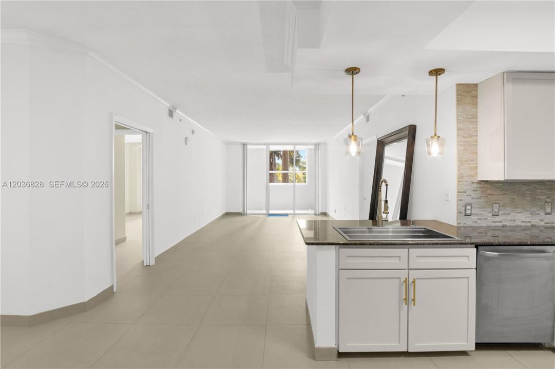 For Rent: $3,950 (2 beds, 2 baths, 1189 Square Feet)