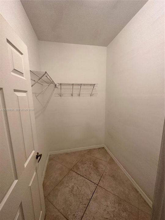 En Renta: $3,200 (4 camas, 2 baños, 2547 Pies cuadrados)