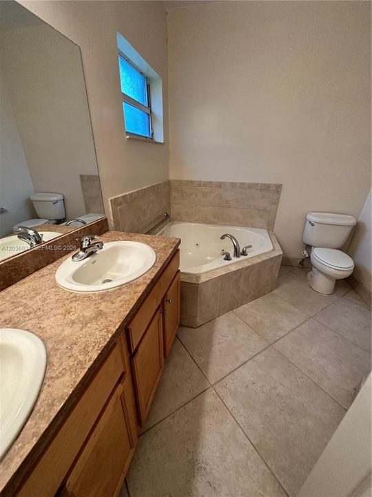 En Renta: $3,200 (4 camas, 2 baños, 2547 Pies cuadrados)