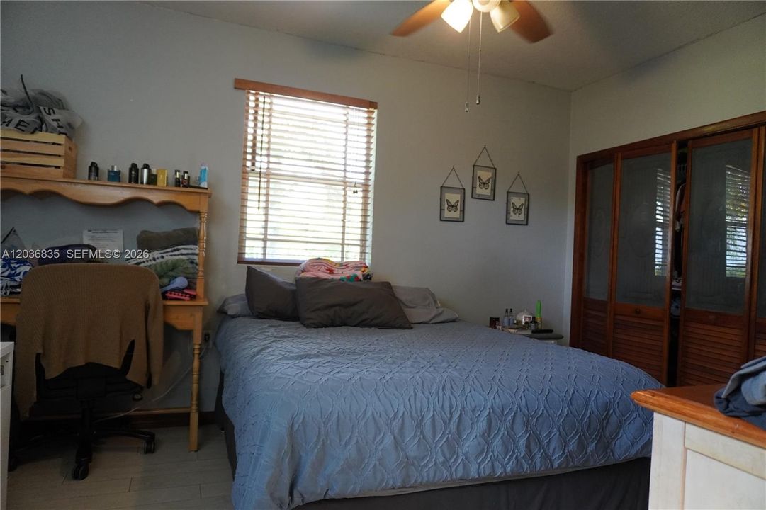 GUEST ROOM BEDROOM