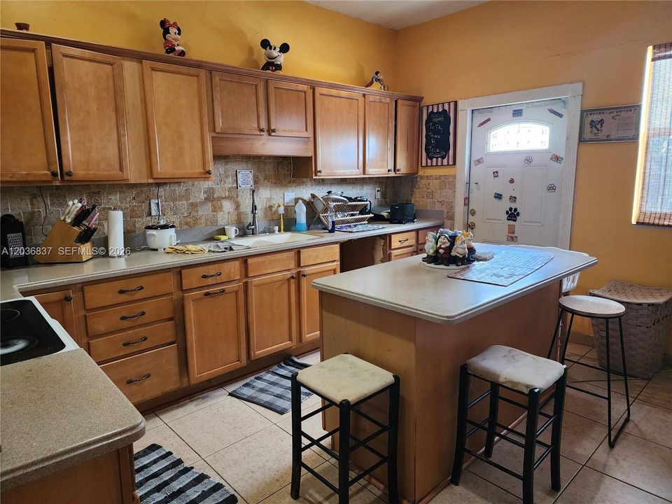For Sale: $715,000 (0 beds, 0 baths, 2892 Square Feet)