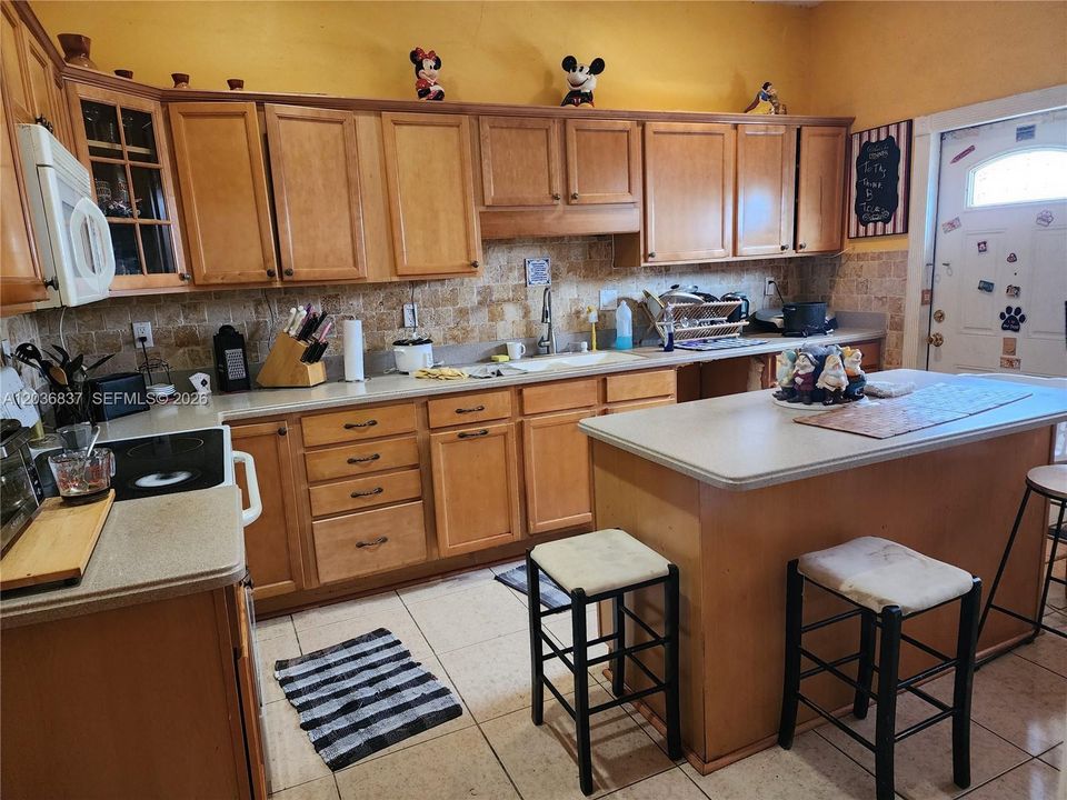 For Sale: $715,000 (0 beds, 0 baths, 2892 Square Feet)