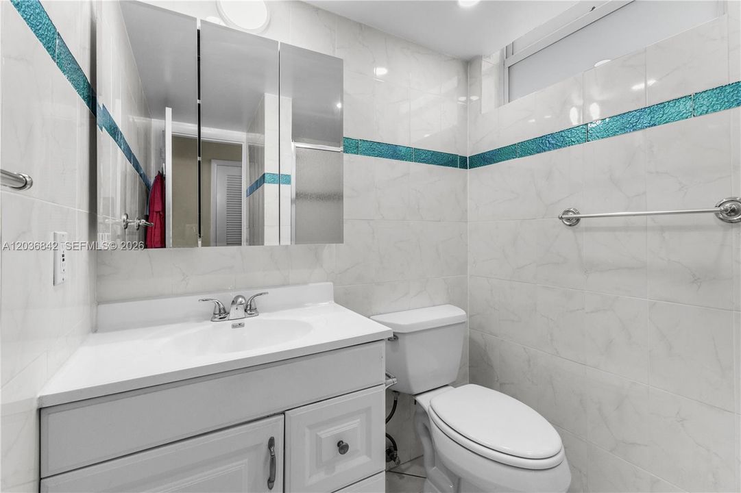 For Sale: $250,000 (2 beds, 2 baths, 1083 Square Feet)