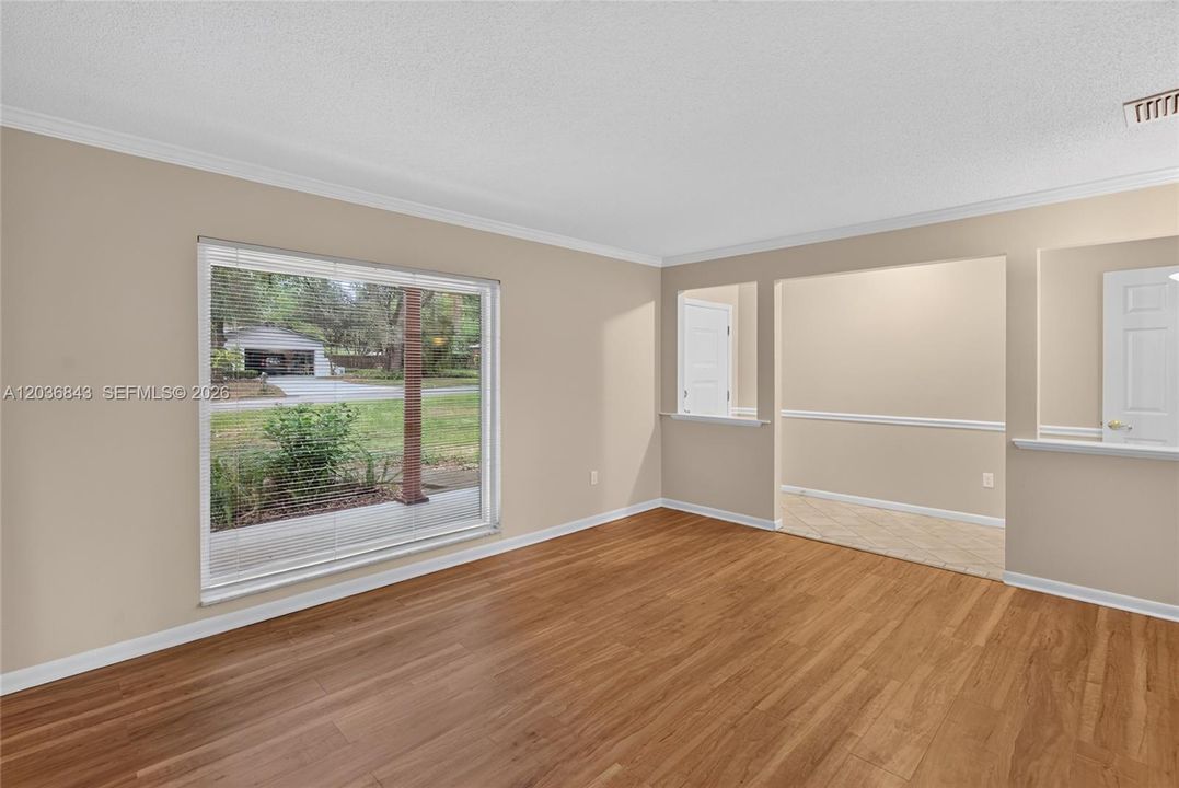 For Sale: $368,000 (3 beds, 2 baths, 1904 Square Feet)