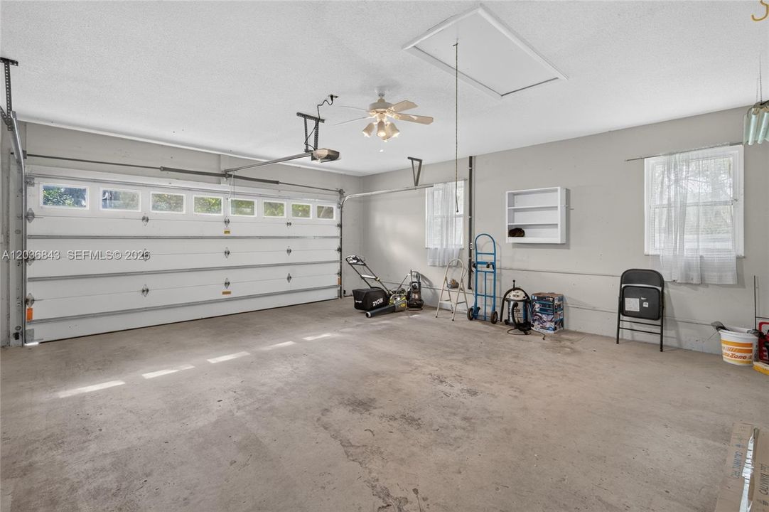 For Sale: $368,000 (3 beds, 2 baths, 1904 Square Feet)