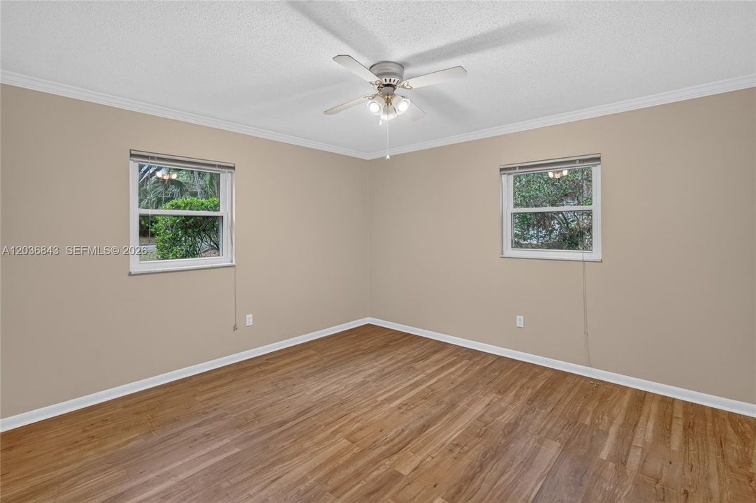 For Sale: $368,000 (3 beds, 2 baths, 1904 Square Feet)