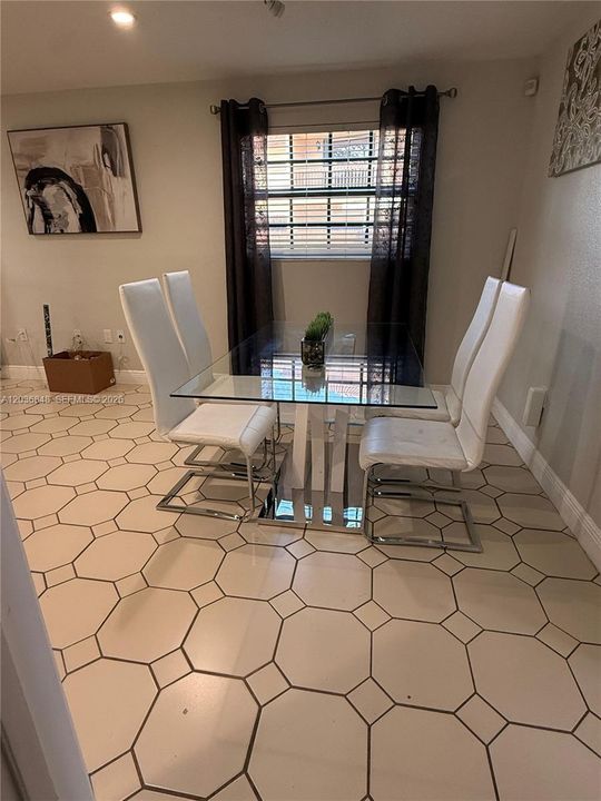 For Rent: $2,800 (3 beds, 2 baths, 1258 Square Feet)
