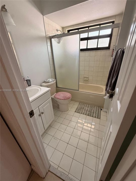 For Rent: $2,800 (3 beds, 2 baths, 1258 Square Feet)