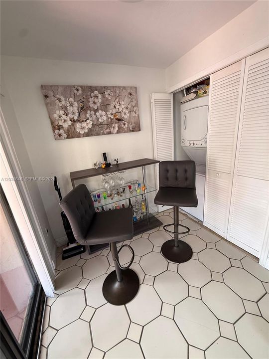 For Rent: $2,800 (3 beds, 2 baths, 1258 Square Feet)