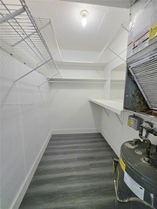 В аренду: $2,000 (2 спален, 1 ванн, 6951 Квадратных фут)