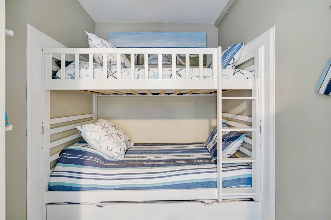 Adorable Bunk Room