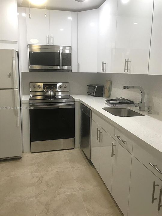 En Renta: $2,750 (2 camas, 2 baños, 990 Pies cuadrados)