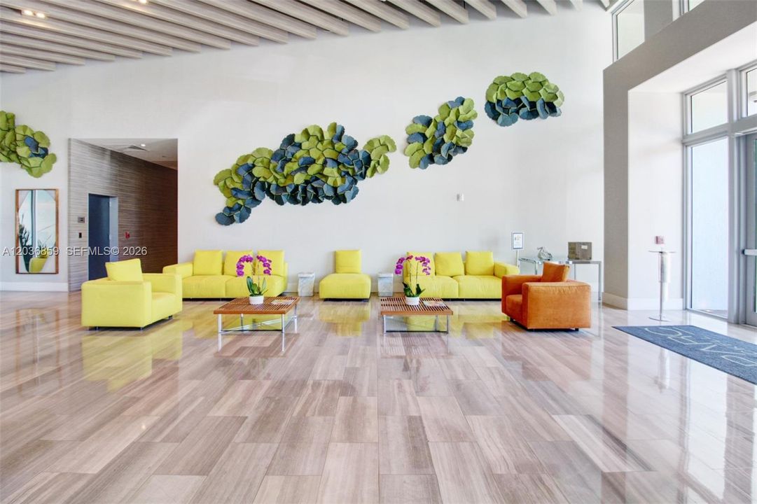 For Sale: $445,000 (1 beds, 1 baths, 659 Square Feet)