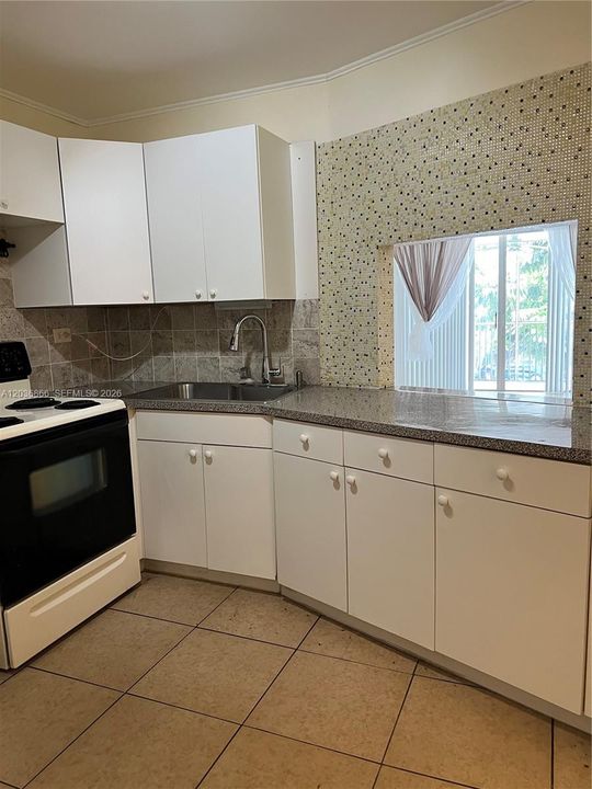 For Rent: $1,675 (1 beds, 1 baths, 909 Square Feet)