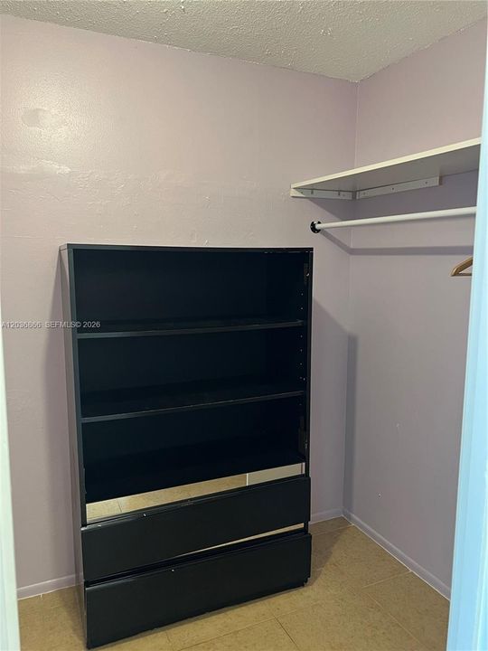 For Rent: $1,675 (1 beds, 1 baths, 909 Square Feet)