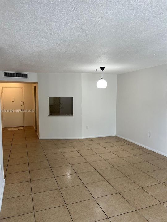 For Rent: $1,675 (1 beds, 1 baths, 909 Square Feet)