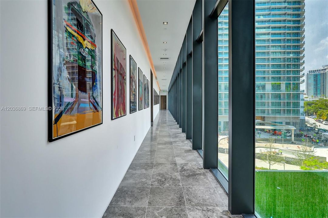 For Sale: $798,500 (1 beds, 2 baths, 898 Square Feet)