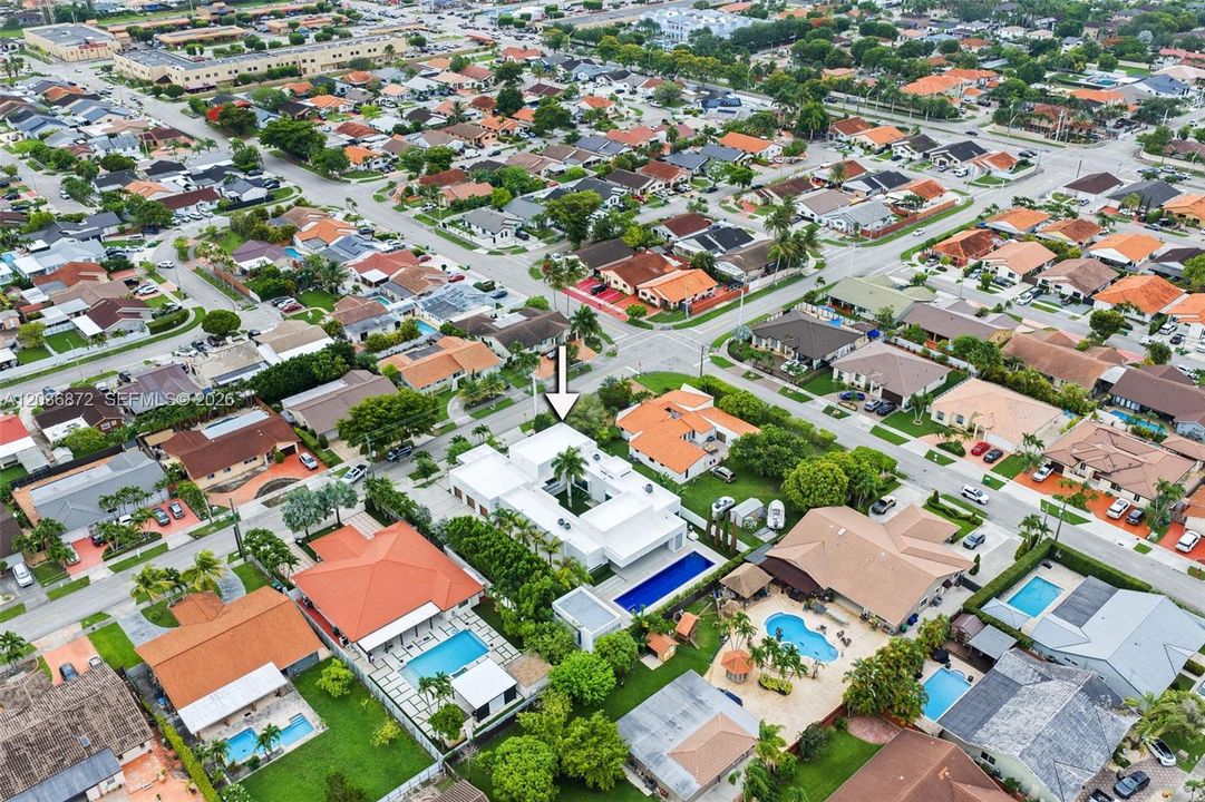 For Sale: $2,999,900 (6 beds, 5 baths, 4146 Square Feet)