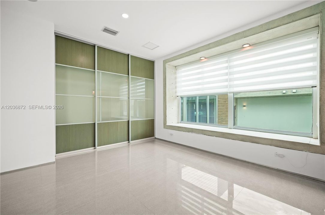 For Sale: $2,999,900 (6 beds, 5 baths, 4146 Square Feet)