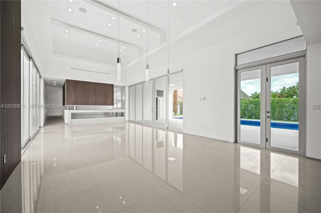 For Sale: $2,999,900 (6 beds, 5 baths, 4146 Square Feet)