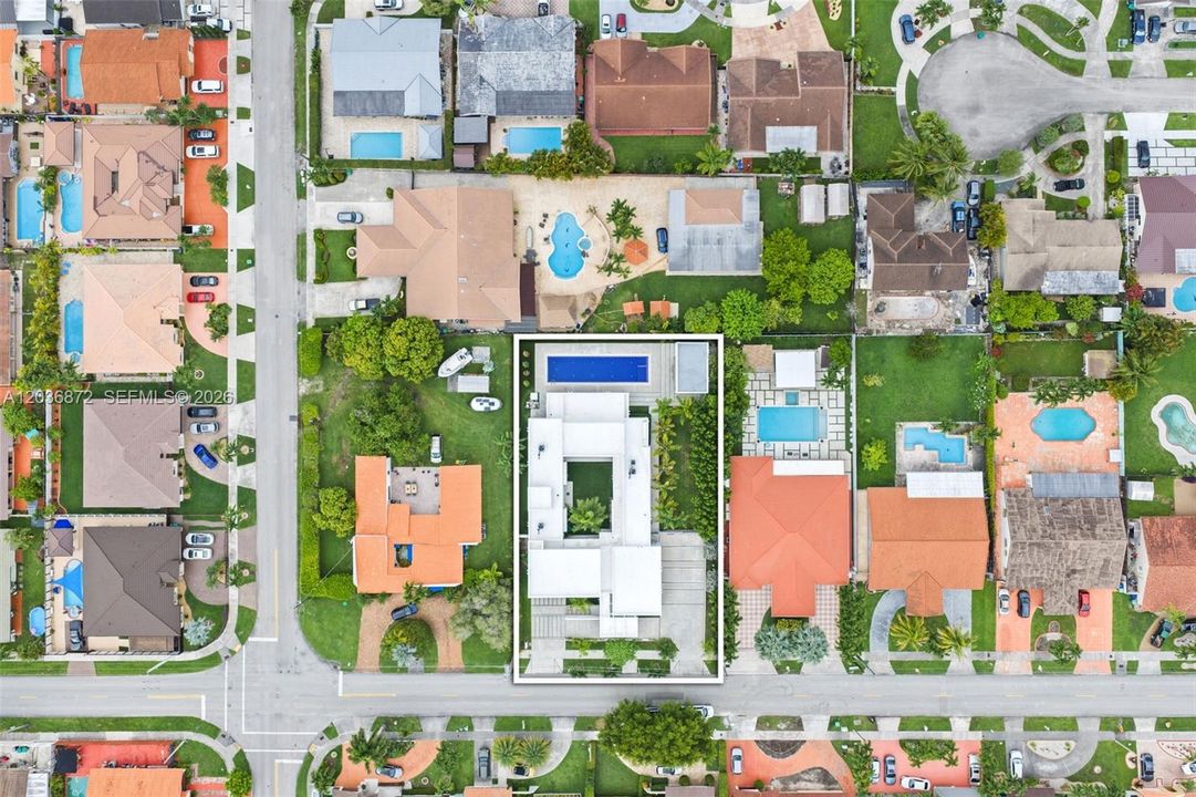 For Sale: $2,999,900 (6 beds, 5 baths, 4146 Square Feet)