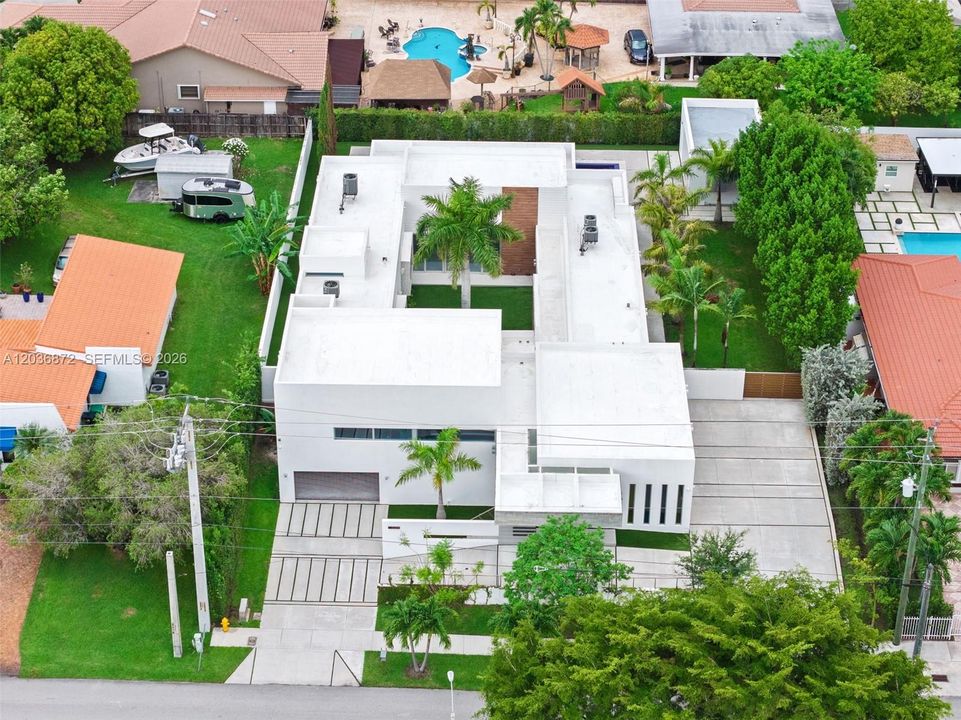 For Sale: $2,999,900 (6 beds, 5 baths, 4146 Square Feet)
