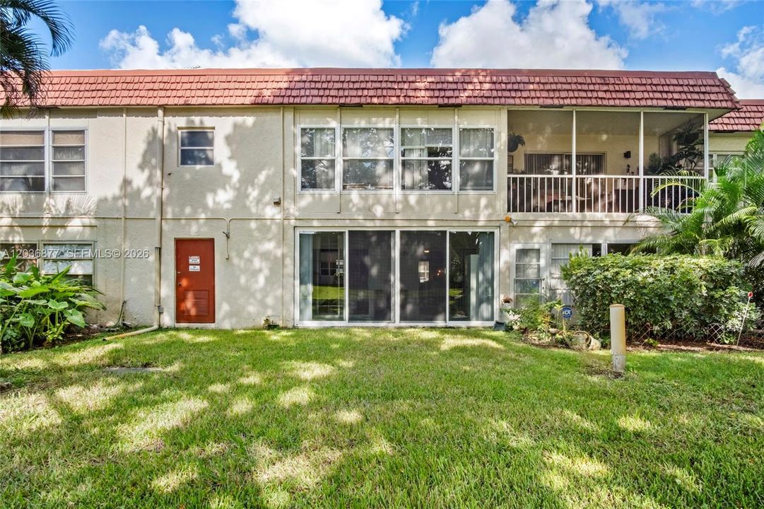 For Sale: $129,999 (1 beds, 1 baths, 610 Square Feet)