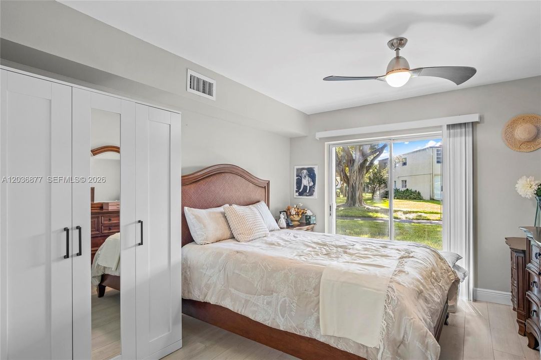 For Sale: $129,999 (1 beds, 1 baths, 610 Square Feet)